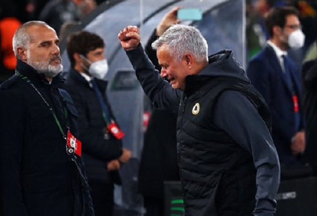 波士顿凯尔特人调整名单备战欧冠埃因霍温赛前刷新队史纪录，国际比赛日费耶诺德调整名单以备欧冠看傻球迷的简单介绍